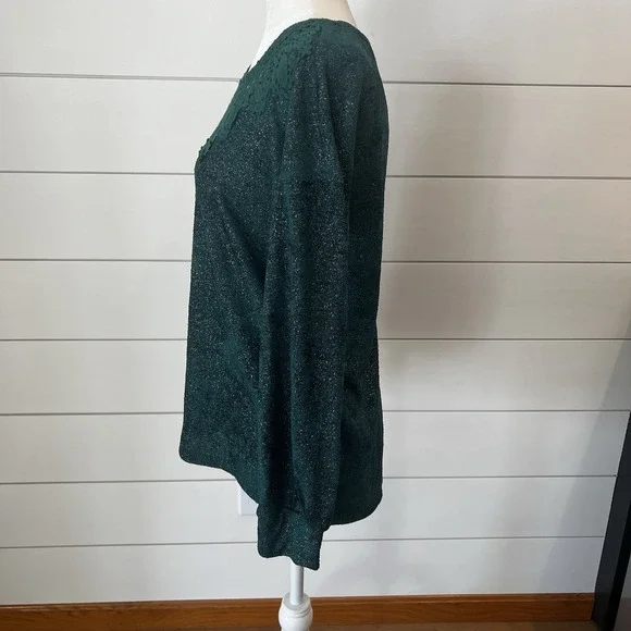 Maurices Women's Green Metallic Crochet trim Long sleeve Top Medium NWOT - Picture 4 of 9